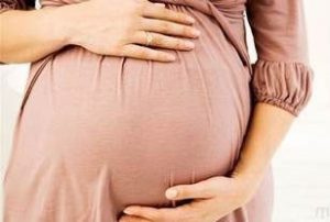 چرا نباید به شکم زن باردار دست زد نی نی سایت