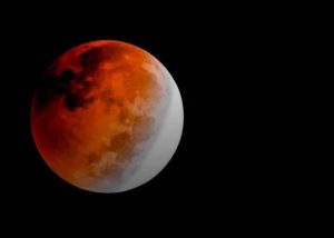 
                        پخش زنده پدیده ابر ماه امشب ۲۰ مرداد ۱۴۰۱ | تماشا انلاین ماه تلسکوپ                    
